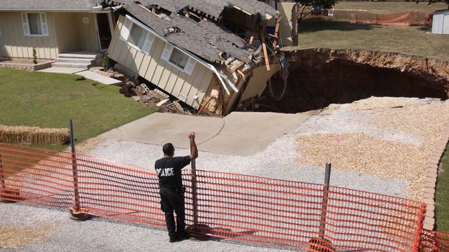 Sinkhole_MO_AP060816019990.jpg 