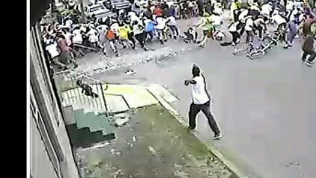 Police looking for up to 3 men in New Orleans parade shooting 