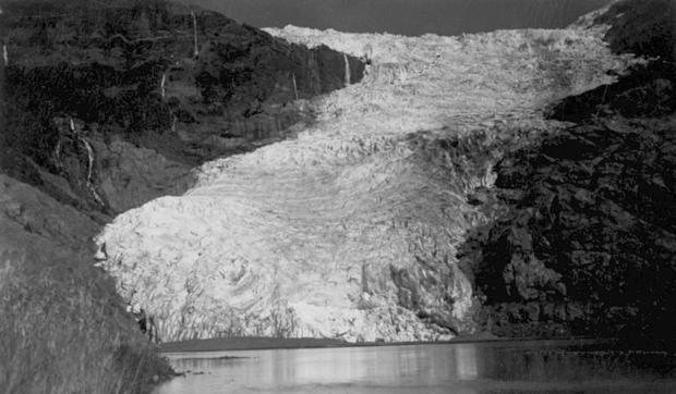 Glacier_Frias,_Monte_Tronado,_1942,_unknown_photog.jpg 