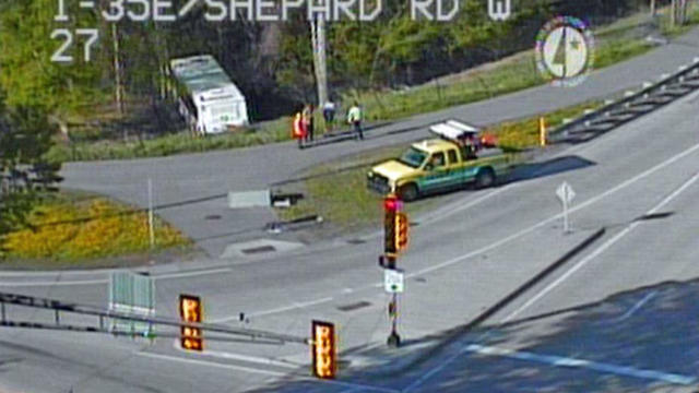 bus-crash-at-i35e-and-shepard.jpg 