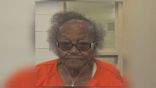 Elderly_woman_charged_for_drug_dealing_987430000_20130522221654_320_240.jpg 