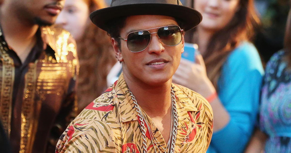 Bruno Mars's rocking performance at Super Bowl  Entertainment Gallery News  - The Indian Express