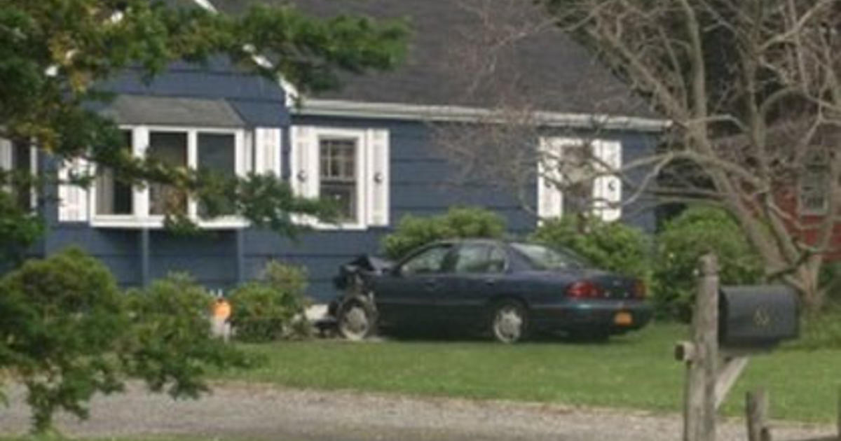 Car Crashes Into House In Lindenhurst, Long Island CBS New York