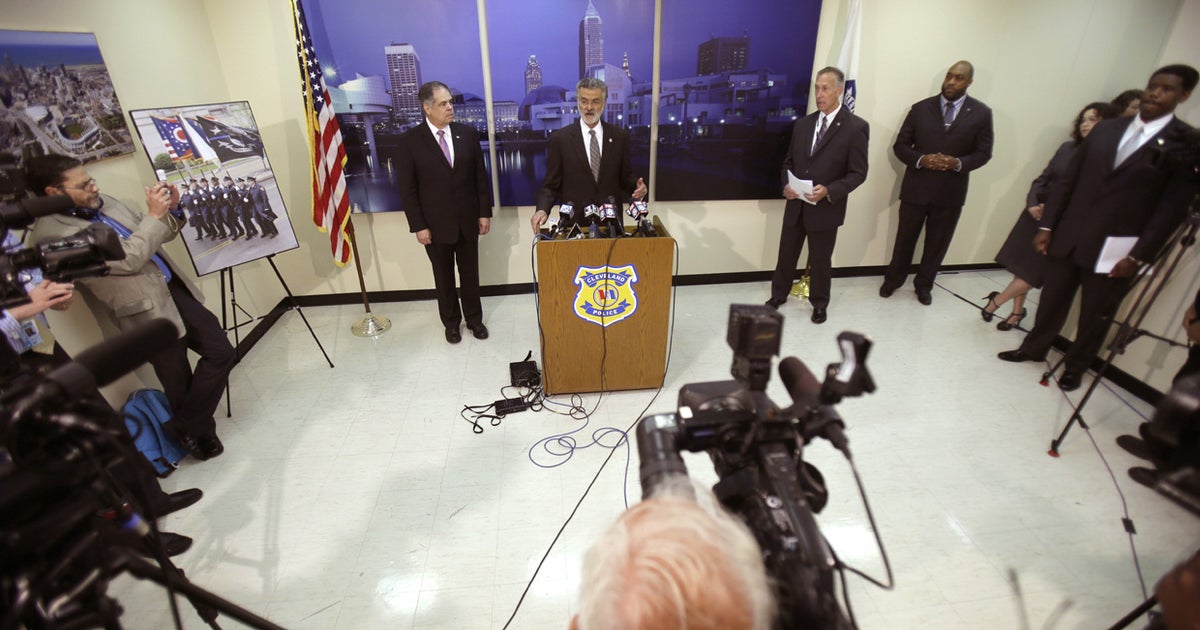 Cleveland police officers punished for 137-bullet chase - CBS News
