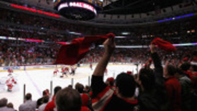 blackhawks-fans-0612.jpg 