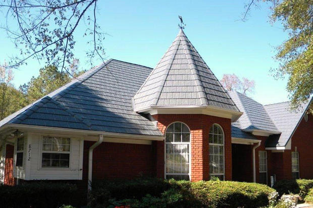 metal-slate-roof-on-brick-home.jpg 