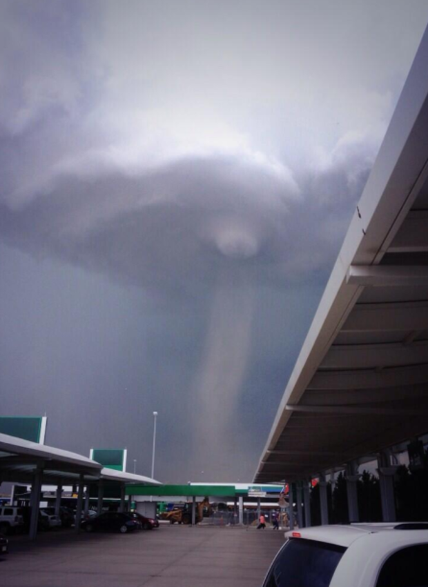 Storm_Over_Denver_Airport 