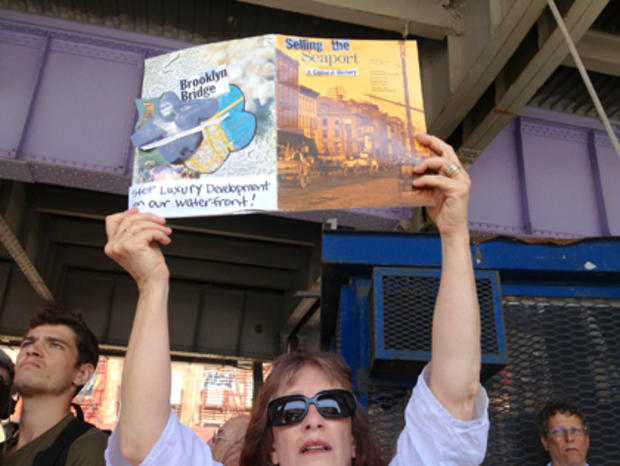 Demonstrators rally to preserve the Fulton Fish Market 