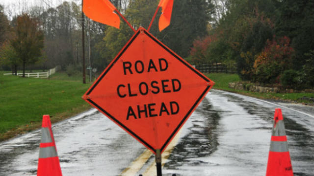 road-closed-ahead-road-work-sign-generic.jpg 