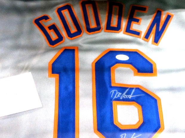 Dwight Gooden autographed jersey 