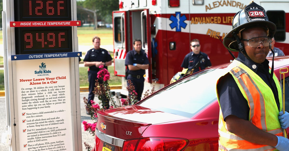 Ariz. toddler dies after mom leaves him alone in car - CBS News