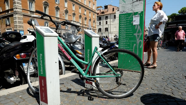 bike-sharing-173723765-alberto-pizzoli.jpg 