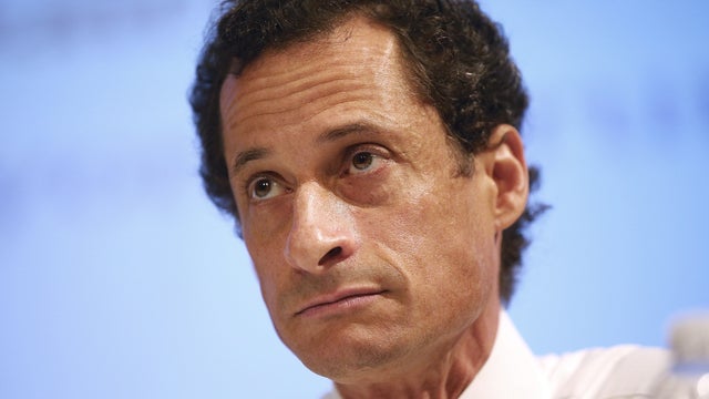 World gets its first glimpse of the royal baby 