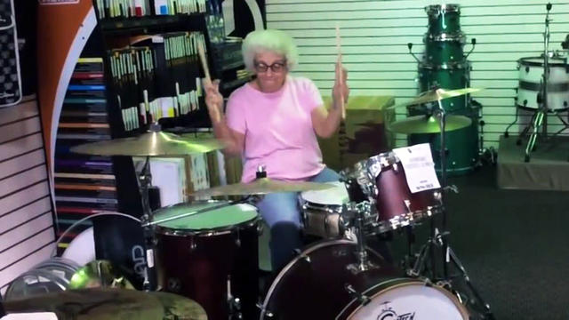 "Grandma Drummer" stuns the world 