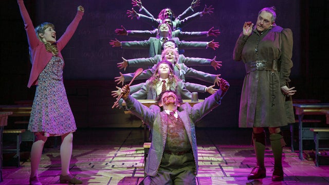 "Matilda the Musical" loses two stars 