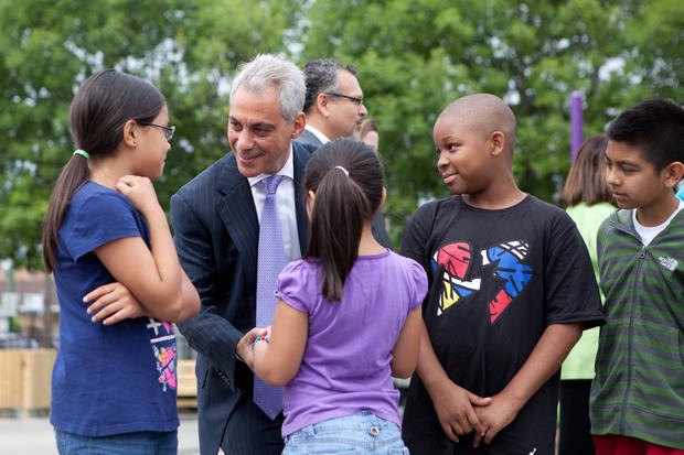 Mayor Emanuel visits with children at Tonti Elementary School 