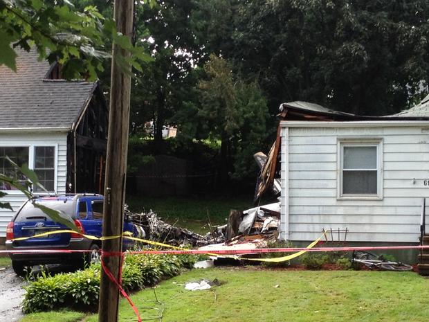 Plane crashes into East Haven homes 