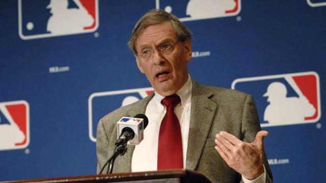 MLB, Selig Hit With Discrimination Lawsuit - CBS New York