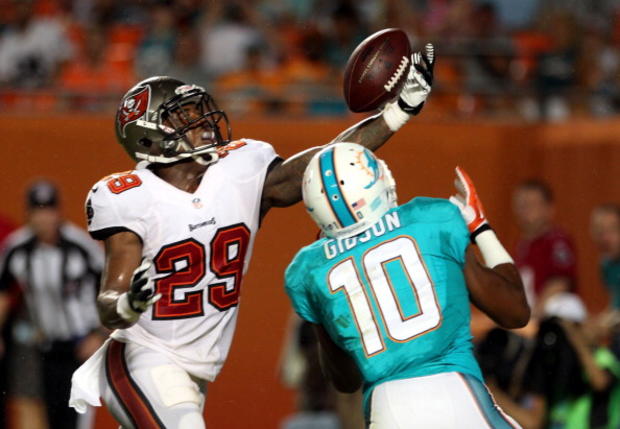 miami-dolphins-v-tampa-bay-buccaneers-0824132.jpg 
