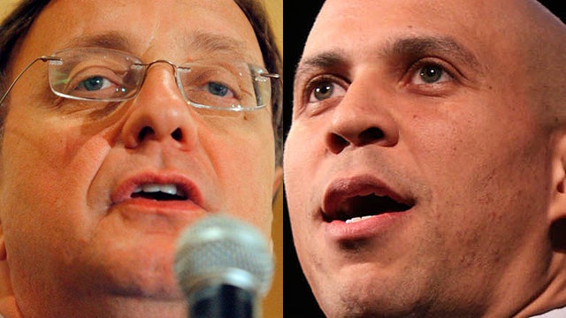 Steve-Lonegan_Cory-Booker.jpg 