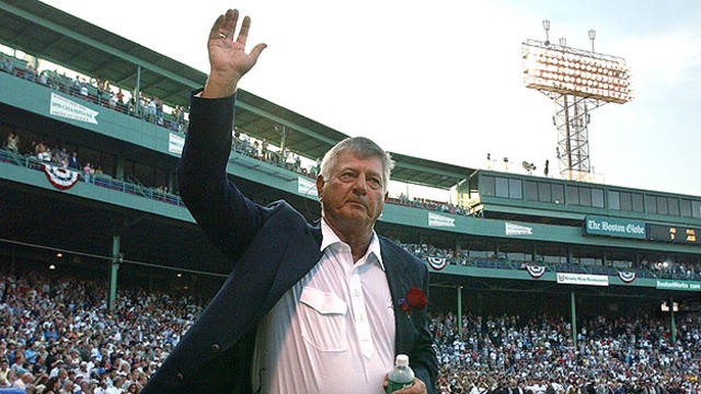 Red Sox unveil Carl Yastrzemski statue outside Fenway Park