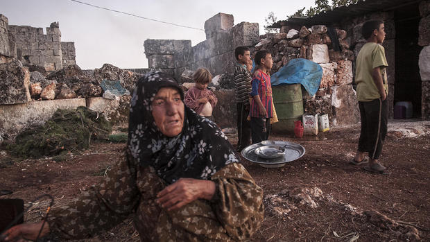 Displaced Syrians live in ancient ruins 