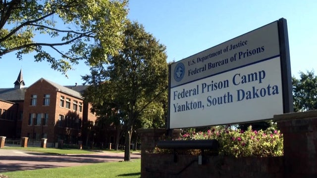 NP_1009_Inmates.jpg 