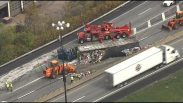 overturned-tractor-trailer-partially-shuts-down-pa-turnpike-3.jpg 