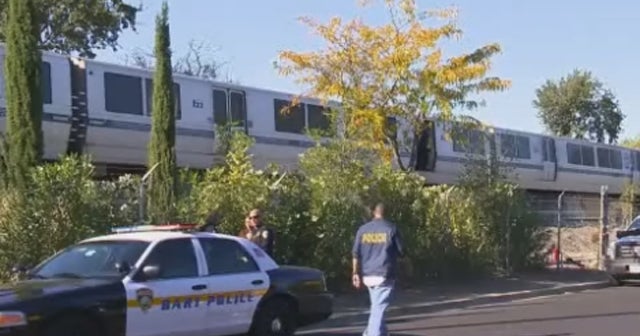 Train kills 2 BART track workers amid strike - CBS News