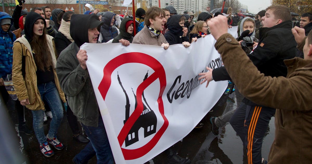 Russian nationalists rally 