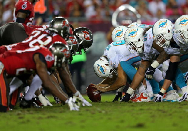 miami-dolphins-v-tampa-bay-buccaneers-11111310.jpg 