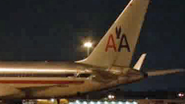 aa-flight-makes-emergency-landing.jpg 