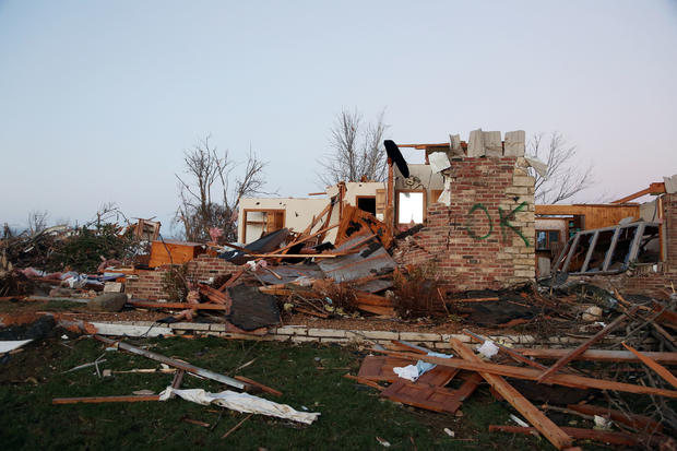 Severe Tornado Outbreak Hits Illinois 