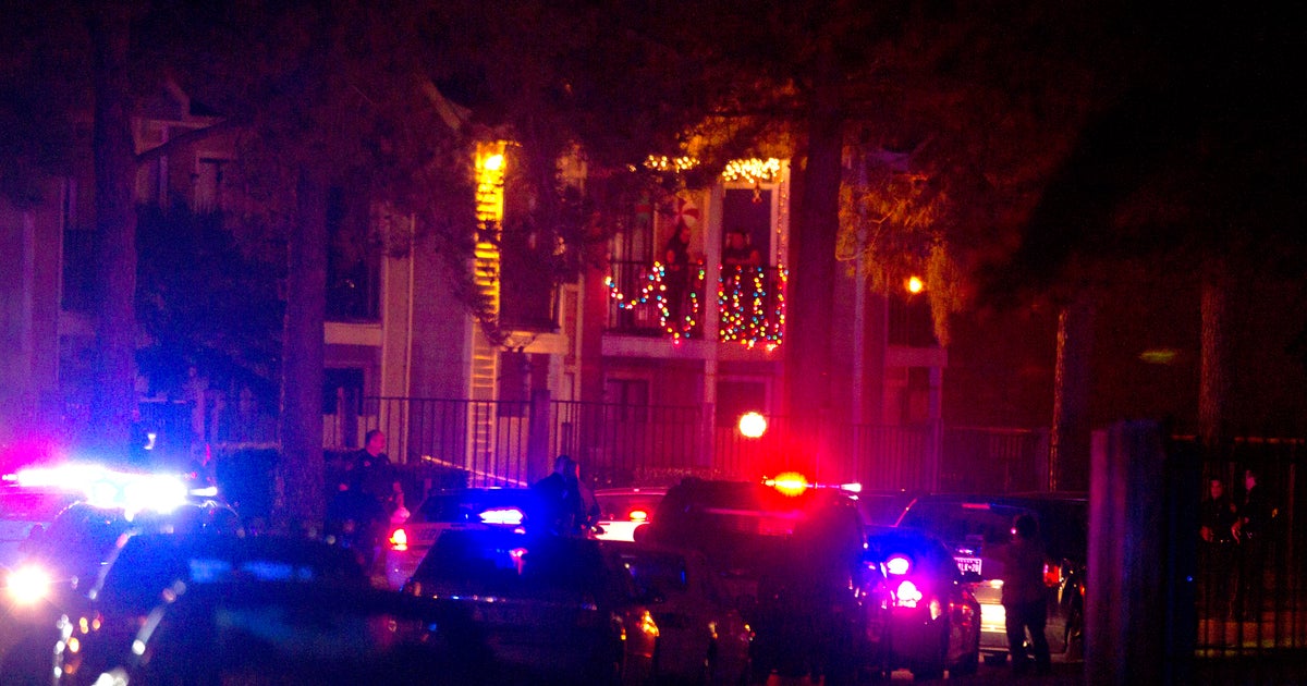 Police search for gunman who killed 3 in Texas - CBS News