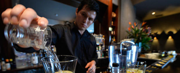 bartender drinks cocktails 610 header 