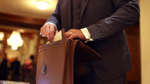 NP_112713_10_MONEYWATCH_640x360.jpg 