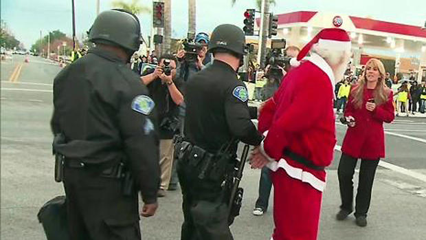 Santa_Arrest_At_Walmart 