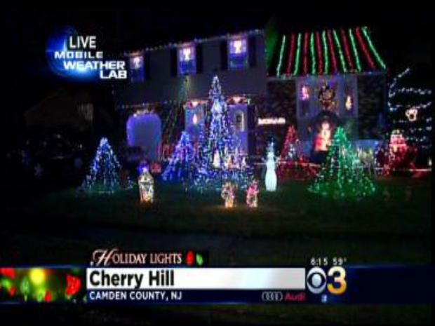 carol-visits-a-home-in-cherry-hill-for-holiday-lights1.jpg 