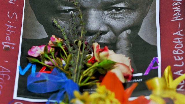 Mandela_flowers_453930265.jpg 