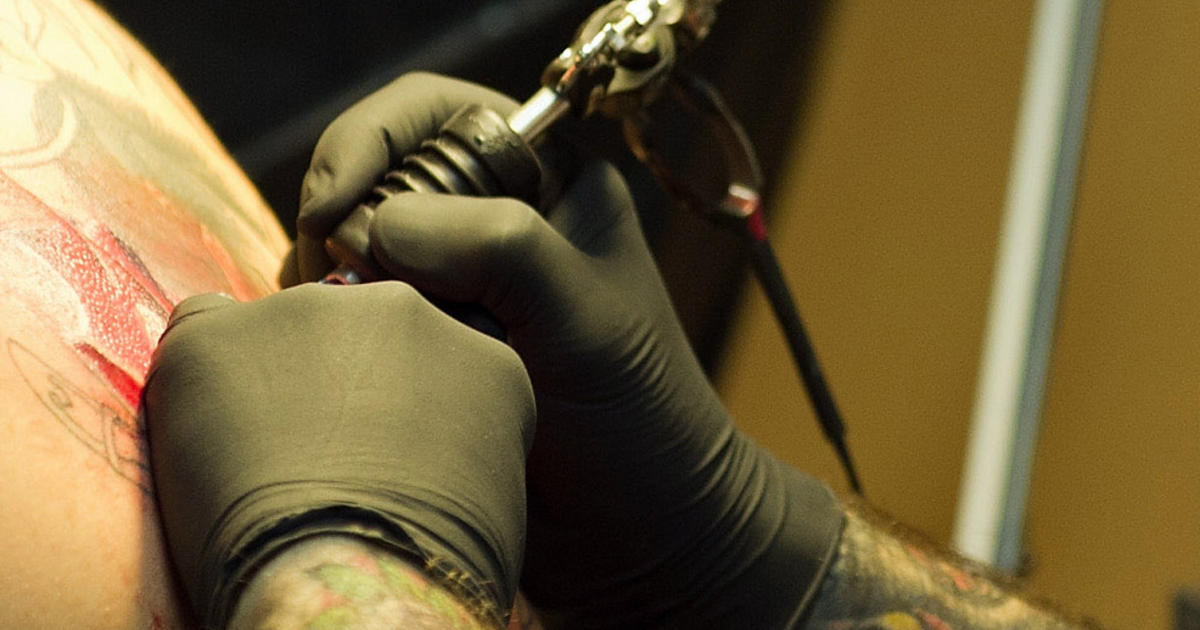Tattoo Machines and Machine Guns: Inking Your Buddies in Combat - The New  York Times