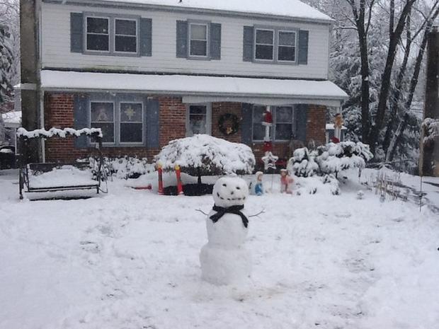 charliebuzza-snowman-sighting-in-swarthmore.jpg 