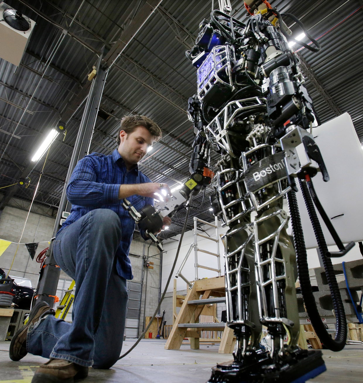 Humanoid robots compete in Fla.