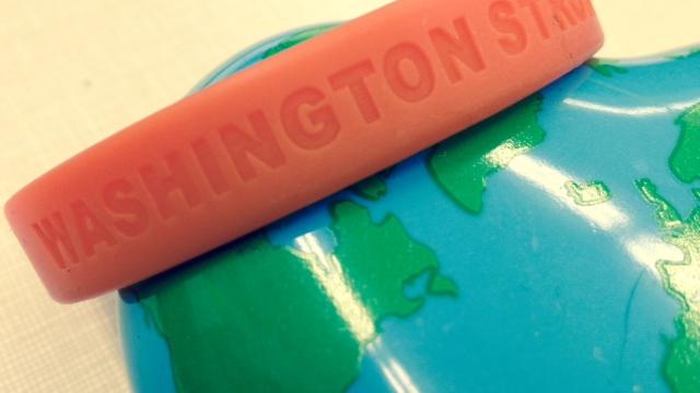 washington-strong-wristband.jpg 