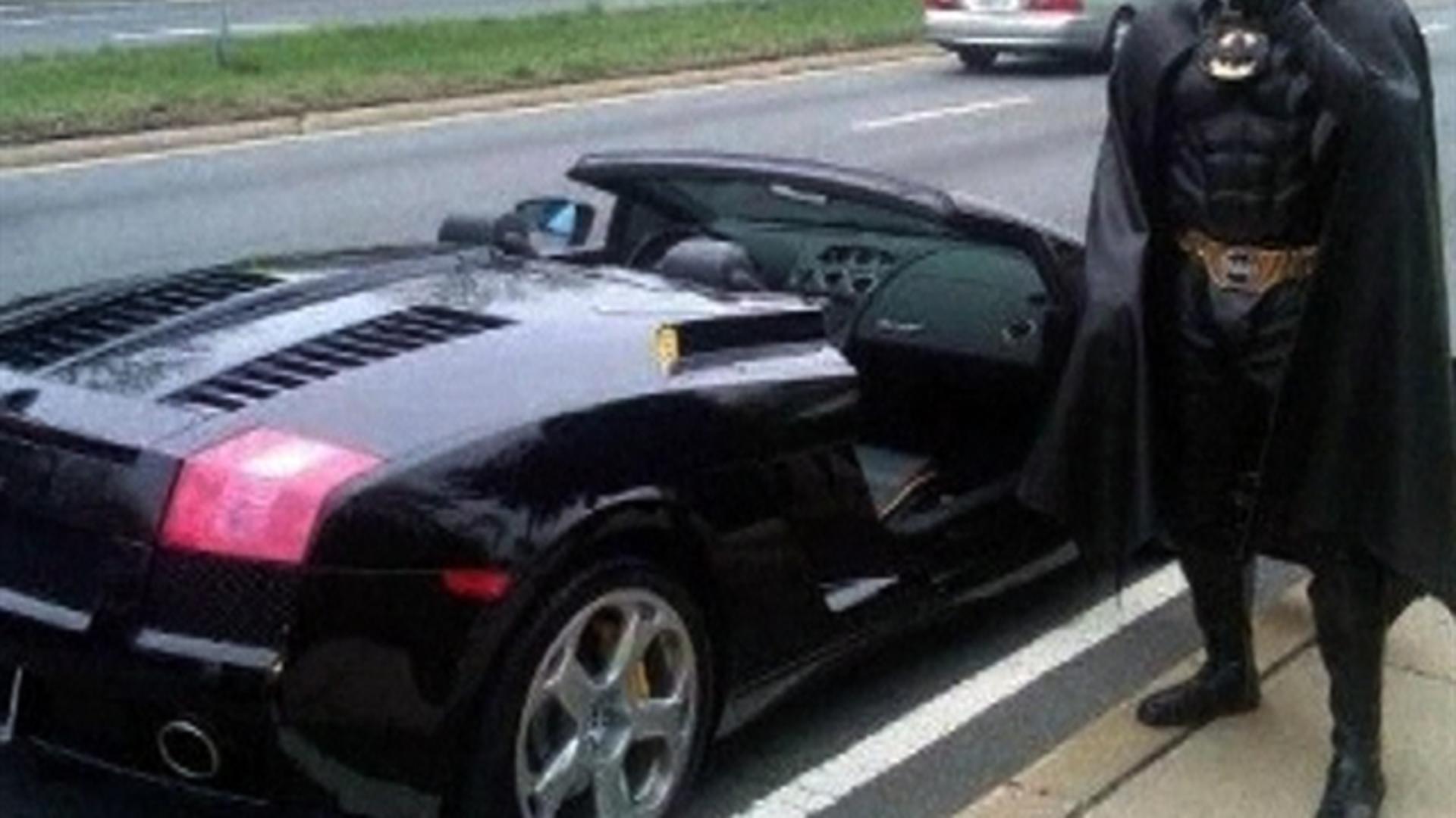 Batman pulled over in Lamborghini - CBS News