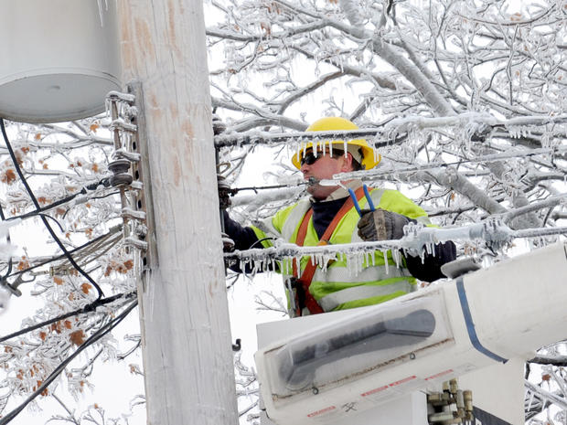 ice_power_outage_AP830272494622.jpg 