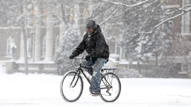 winter_weather_bicyclist.jpg 
