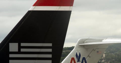American Airlines flight makes emergency landing - CBS News