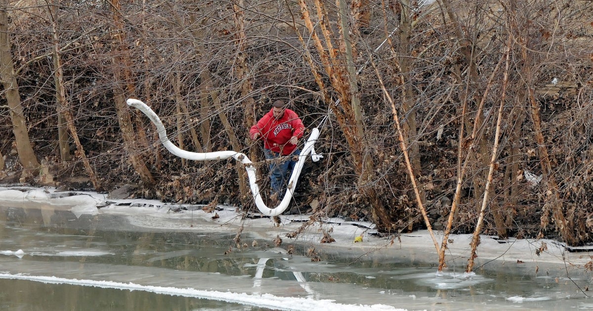 Chemical Spill Contaminates Water Supply In W Va Cbs News