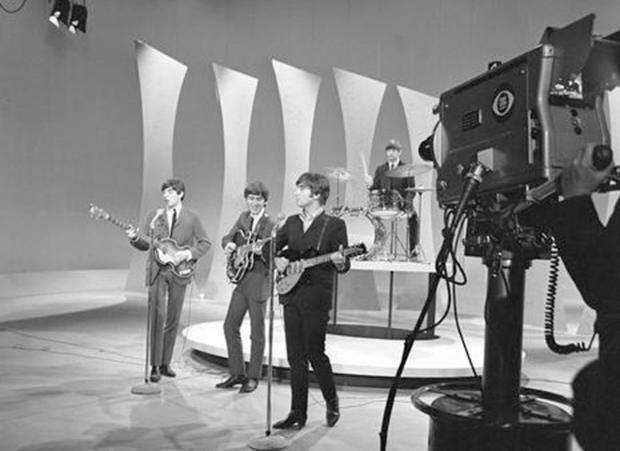 Beatles_on set_Ed Sullivan Show_camera.jpg 