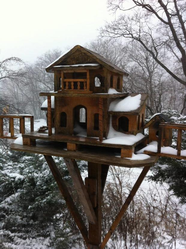 anne-conger-birdhouse-at-w-162nd-street-and-riverside-drive-no-one-home-today.jpg 
